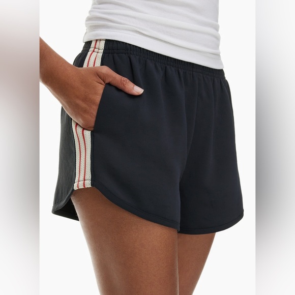 Aritzia Somerset Shorts - Picture 10 of 10